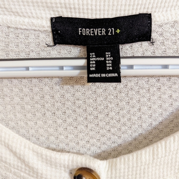 💥 5 for 25 💥  ⚡Forever 21 cropped Henley top size 3X - Picture 7 of 7